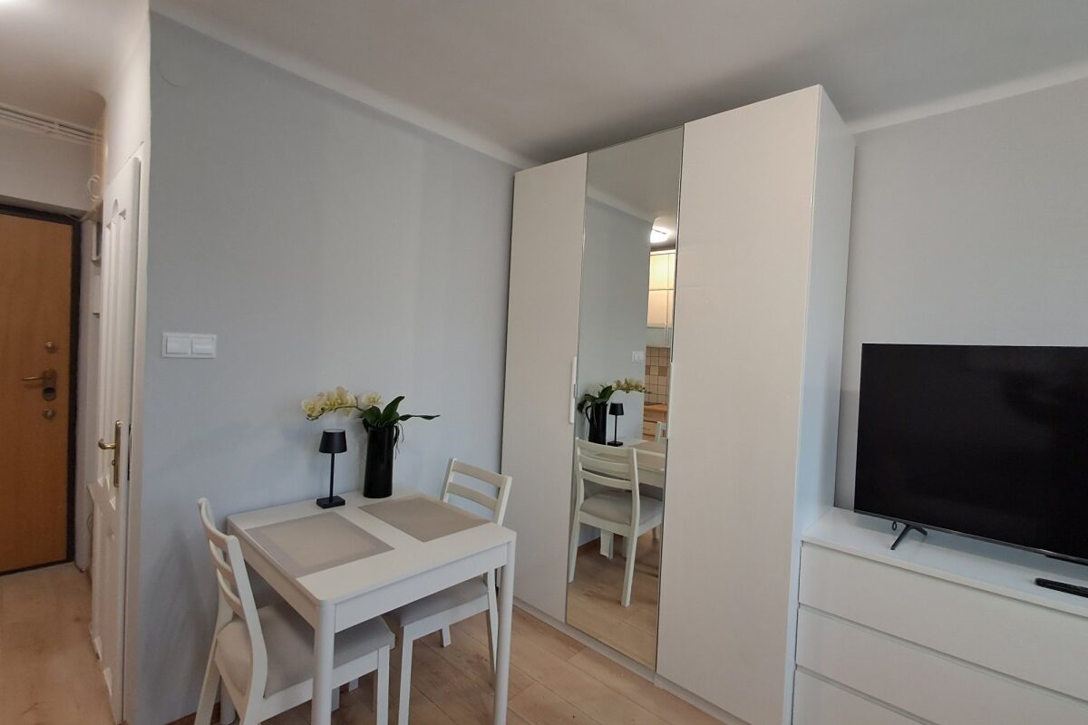 Modern Studio for Rent – Warsaw Okęcie | Near Chopin Airport  Ready 6