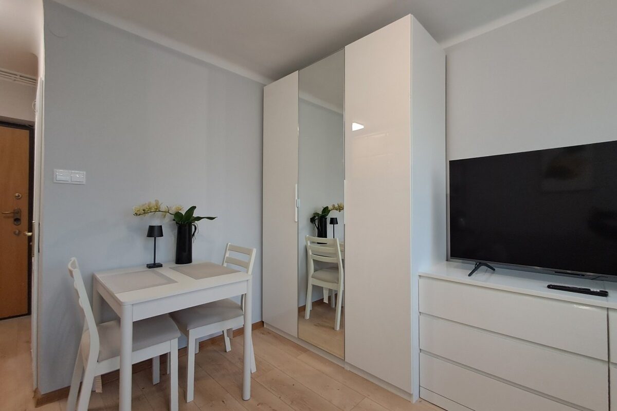 Modern Studio for Rent – Warsaw Okęcie | Near Chopin Airport  Ready 3