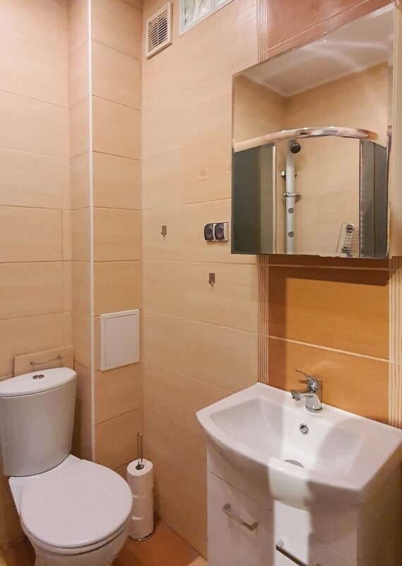 Spacious 2-Bedroom Apartment in Nowa Praga Warsaw, Balcony & Separate Kitchen 8