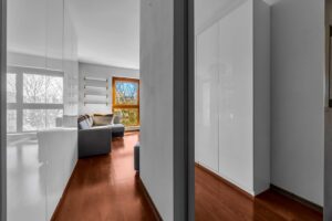 STUDIO APARTMENT FOR RENT IN WARSAW MODERN BUILDING 4