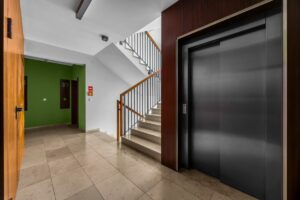 STUDIO APARTMENT FOR RENT IN WARSAW MODERN BUILDING 2