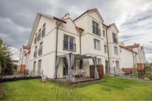 PREMIUM STUDIO APARTMENT WITH PRIVATE GARDEN FOR RENT WARSAW 4