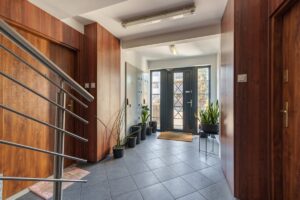 PREMIUM STUDIO APARTMENT WITH PRIVATE GARDEN FOR RENT WARSAW 3