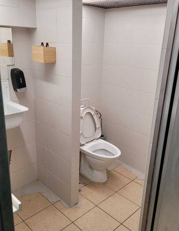 Restoran Devren – Varşova, Saska Kępa | Tam Donanımlı İki Katlı İşletme ve Bahçeli 3