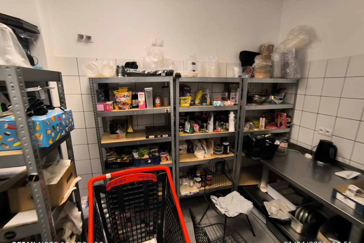 Miłocin Shopping Center – Fully Equipped Food Court Unit for Rent / Takeover Opportunity 1