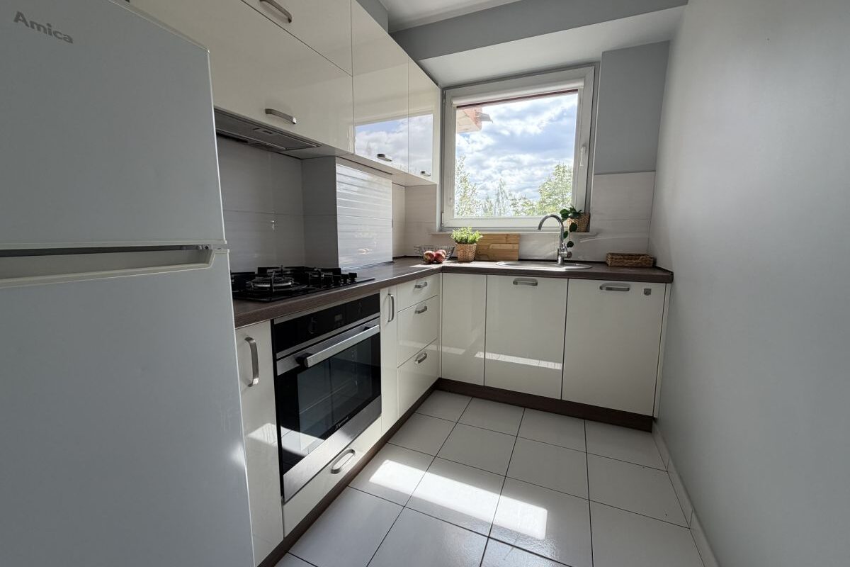 Sunny 1-Bedroom Apartment for Rent in Gocław, Warsaw Balcony 8