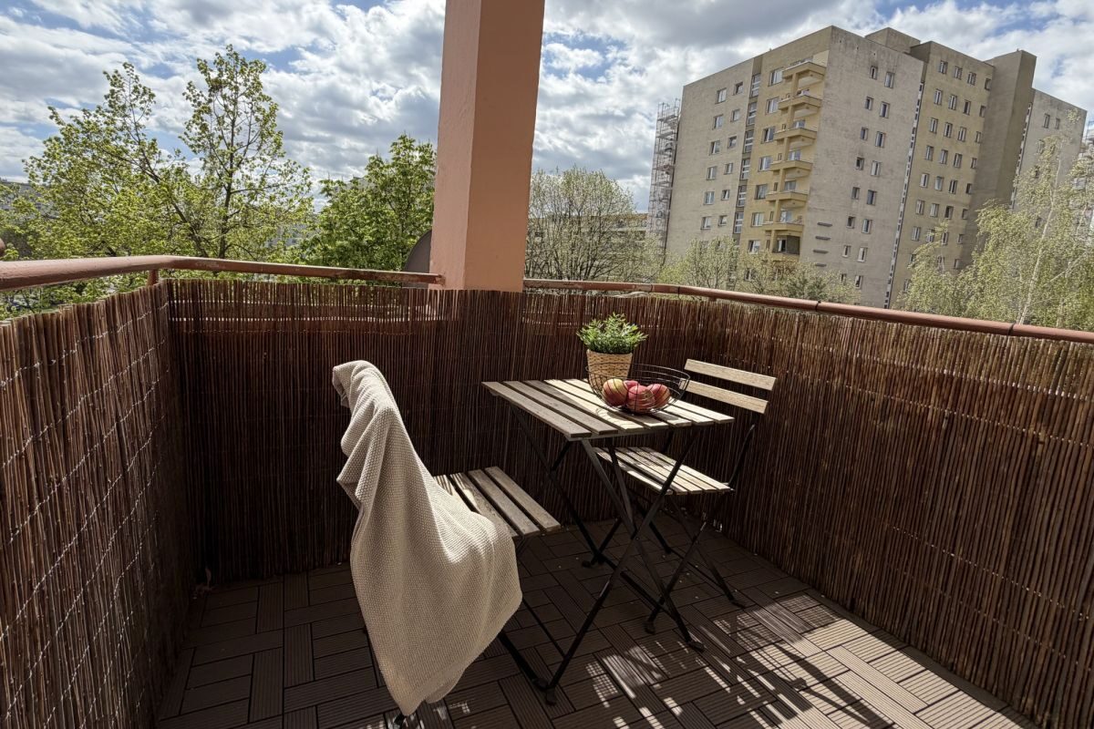 Sunny 1-Bedroom Apartment for Rent in Gocław, Warsaw Balcony 9