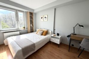 Sunny 1-Bedroom Apartment for Rent in Gocław, Warsaw Balcony 3