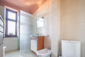 2-Room Apartment for Rent in Warsaw | Fully Furnished | Parking Included 2