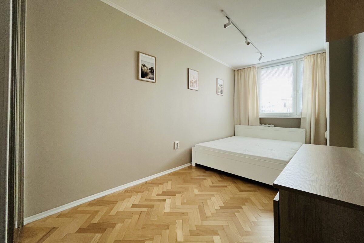 Apartment for Rent 2-Rooms Warsaw 6