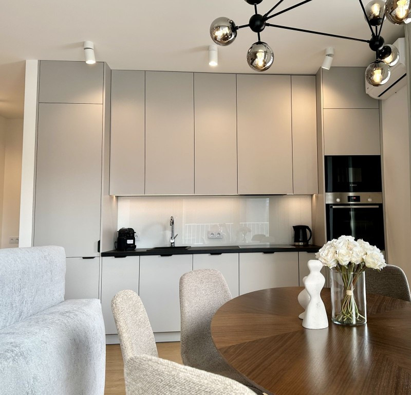 Modern Apartment for Rent – Warsaw Wola, Kolejowa | Premium Location | 2 Rooms