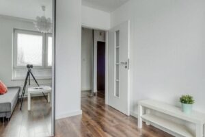 Modern 2-Room Apartment Near Metro – Warsaw 2