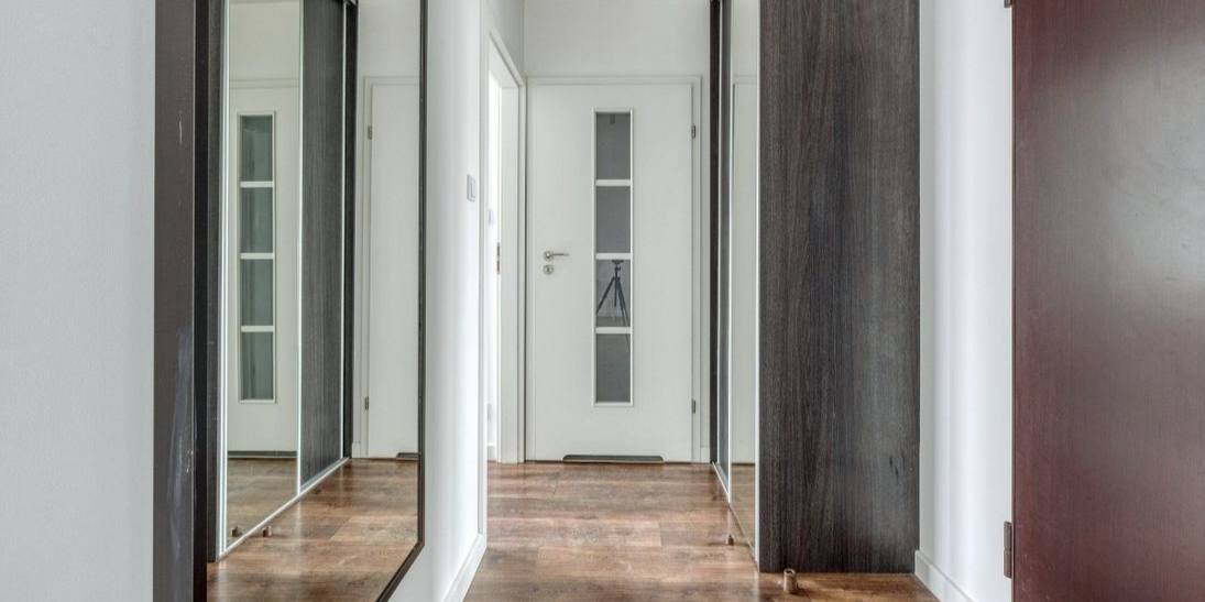 Modern 2-Room Apartment Near Metro – Warsaw