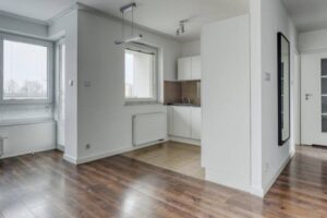 Modern 2-Room Apartment Near Metro – Warsaw 4