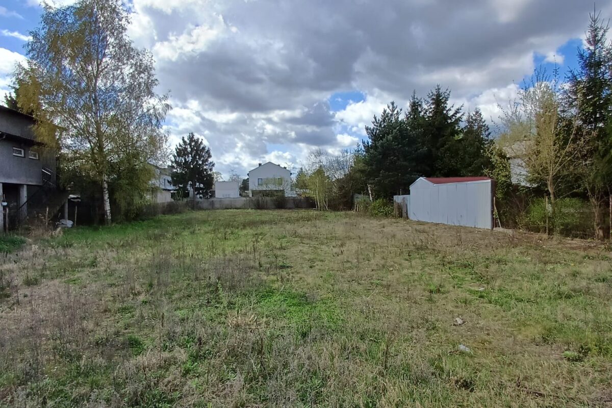 Investment Plot with Building Permit – Łomianki, ul. Łąkowa 7 8