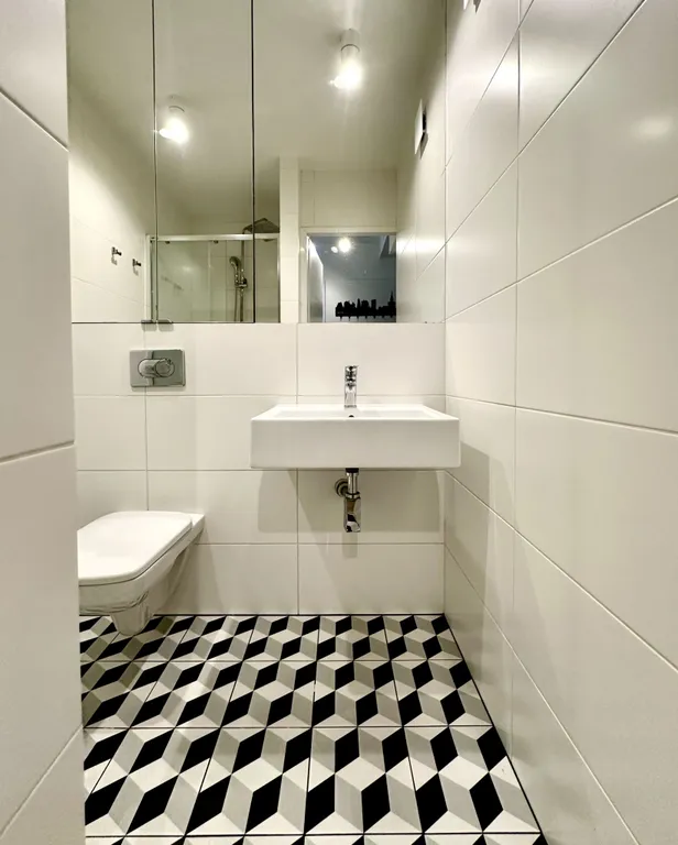 Modern Studio for Sale in Warsaw City Center – Near Metro & Central Station