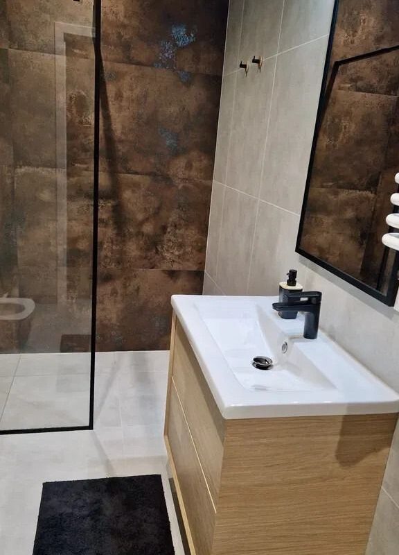 Modern 1-Bedroom Apartment for Rent 5