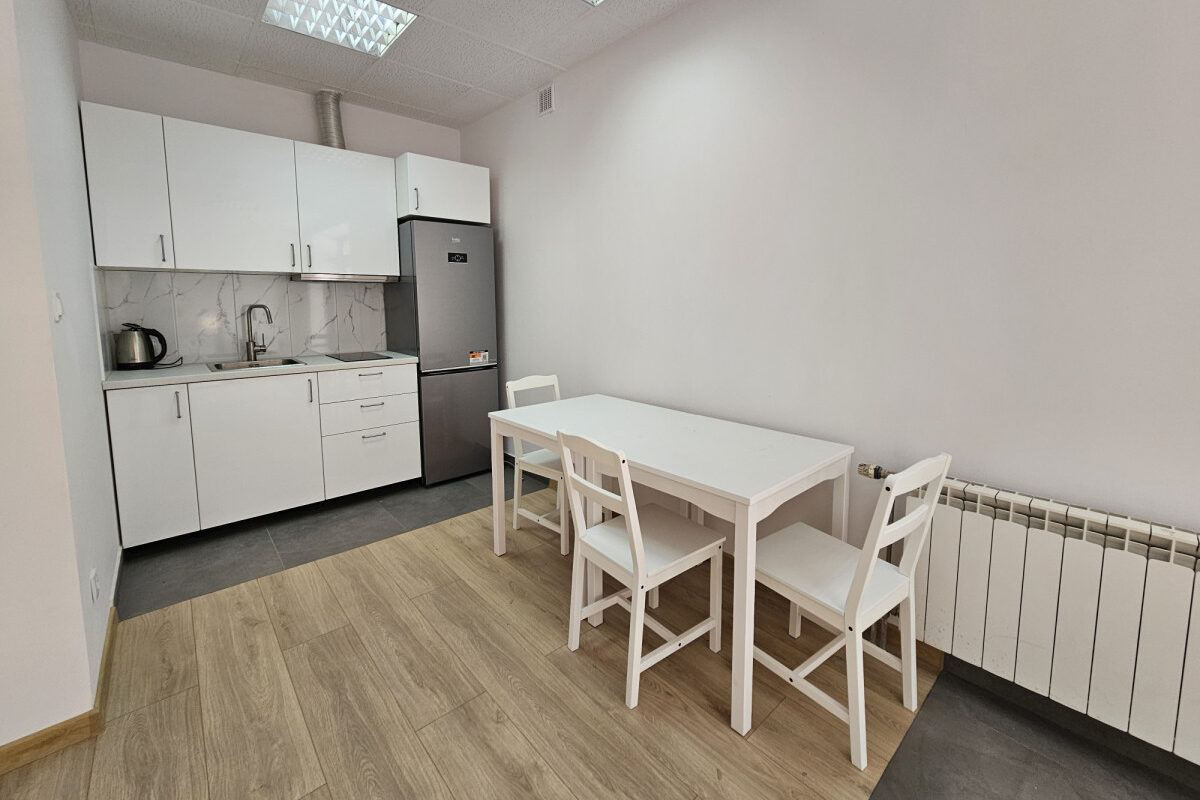Renovated 2-Room Apartment for Rent in Legionowo 4