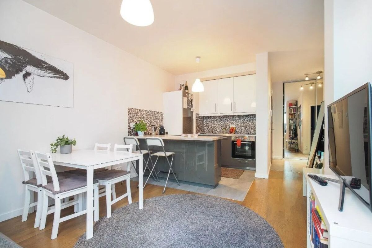 Modern 2-Bedroom Apartment for Rent 13