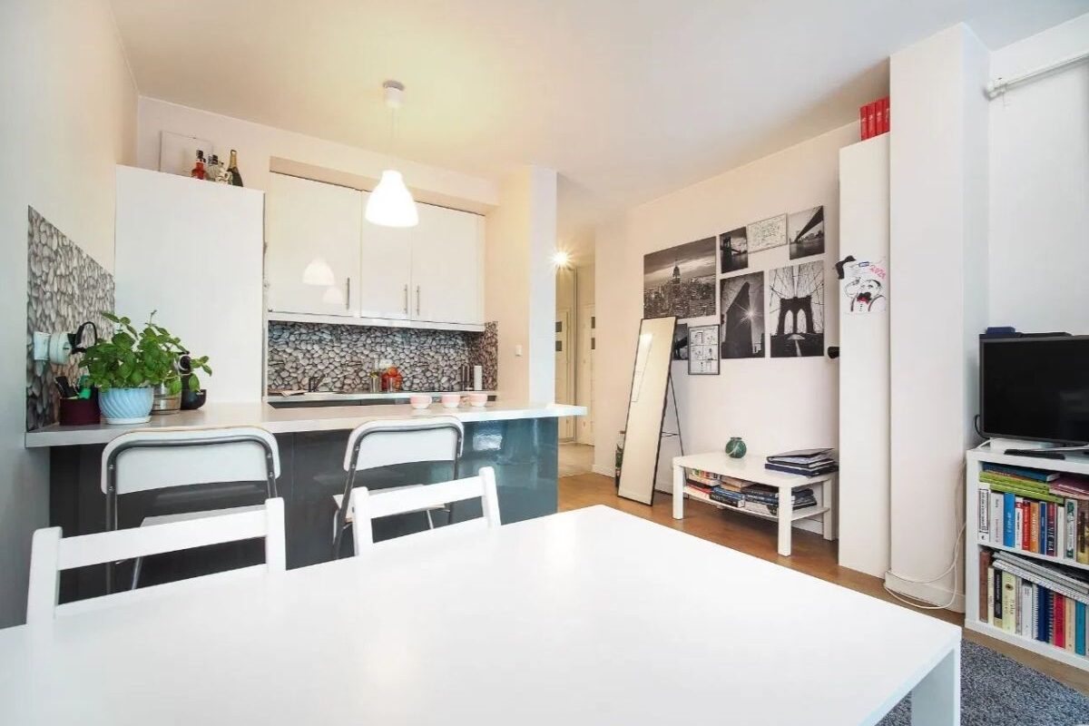 Modern 2-Bedroom Apartment for Rent 9
