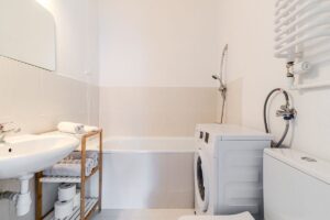 Bright Studio Apartment for Rent in the Heart of Powiśle, Warsaw 5