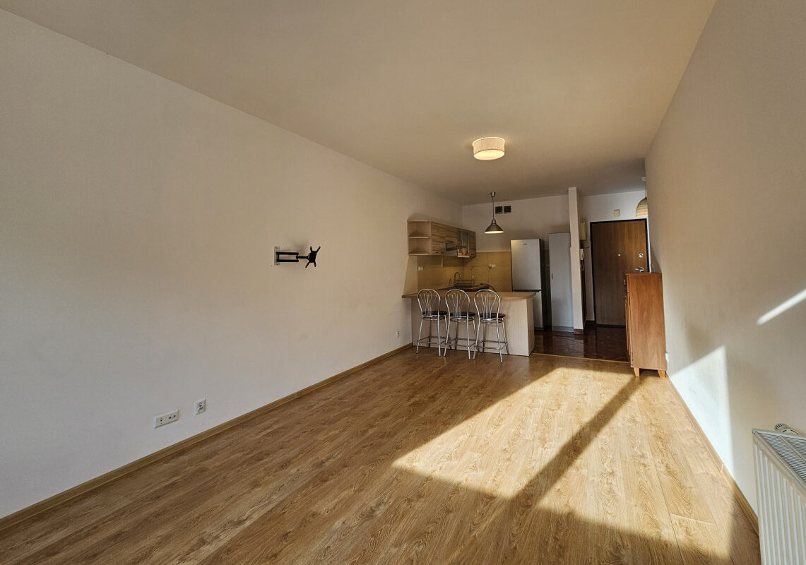2-Bedroom Apartment with South-Facing Balcony for Sale in Wilanów, Warsaw Garage Prime Location 6