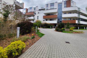2-Bedroom Apartment with South-Facing Balcony for Sale in Wilanów, Warsaw Garage Prime Location 2