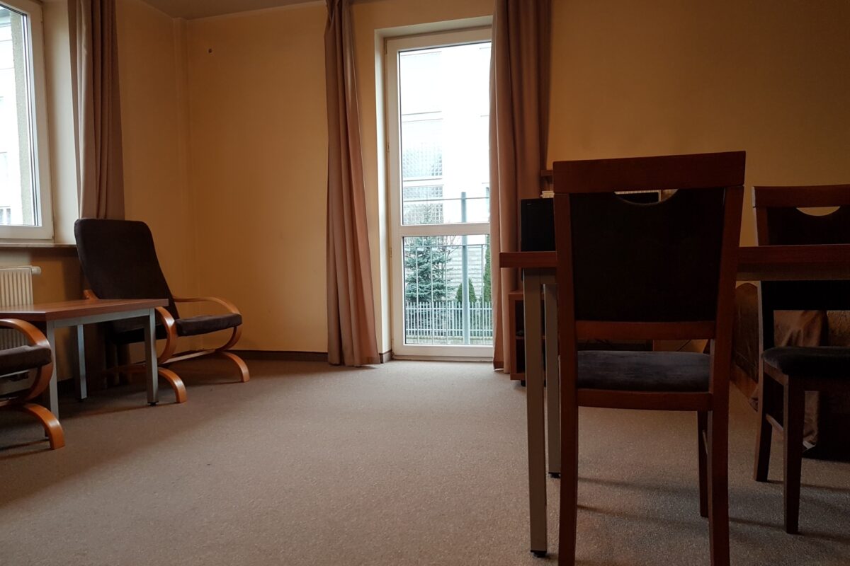 Fully Furnished Studio Apartment for Rent in Warsaw 4