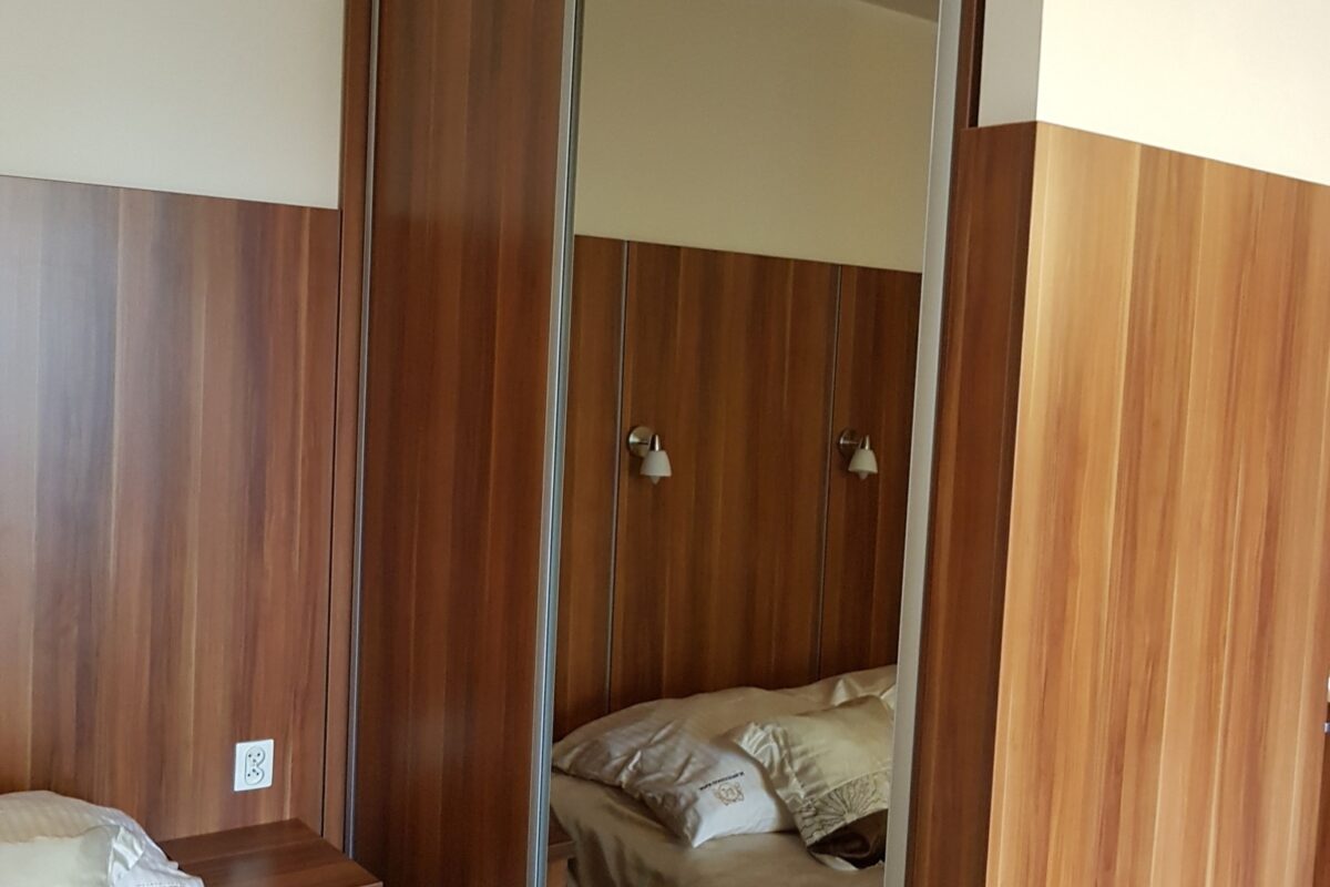 Fully Furnished Studio Apartment for Rent in Warsaw 6
