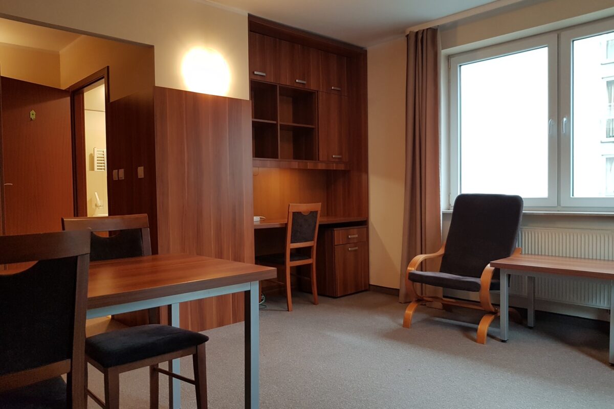 Fully Furnished Studio Apartment for Rent in Warsaw 2
