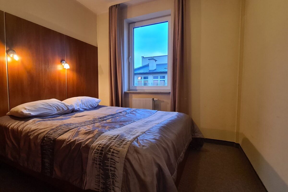 Fully Furnished 2-Room Apartment for Rent in Warsaw 2