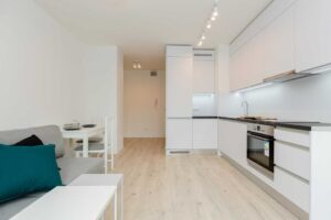 Modern 2-Room Apartment with Balcony Mokotów WiFi Included | Near Chopin Airport 5