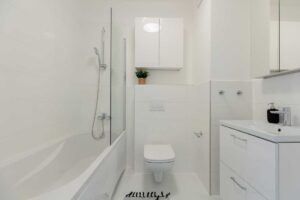 Modern 2-Room Apartment with Balcony Mokotów WiFi Included | Near Chopin Airport 4