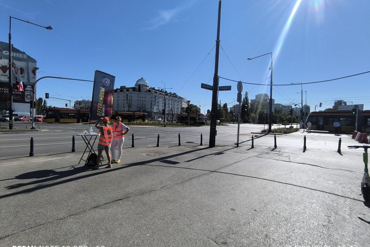 VARŞOVA MERKEZİNDE RESTORAN İŞLETMESİ DEVREN SATILIK 2