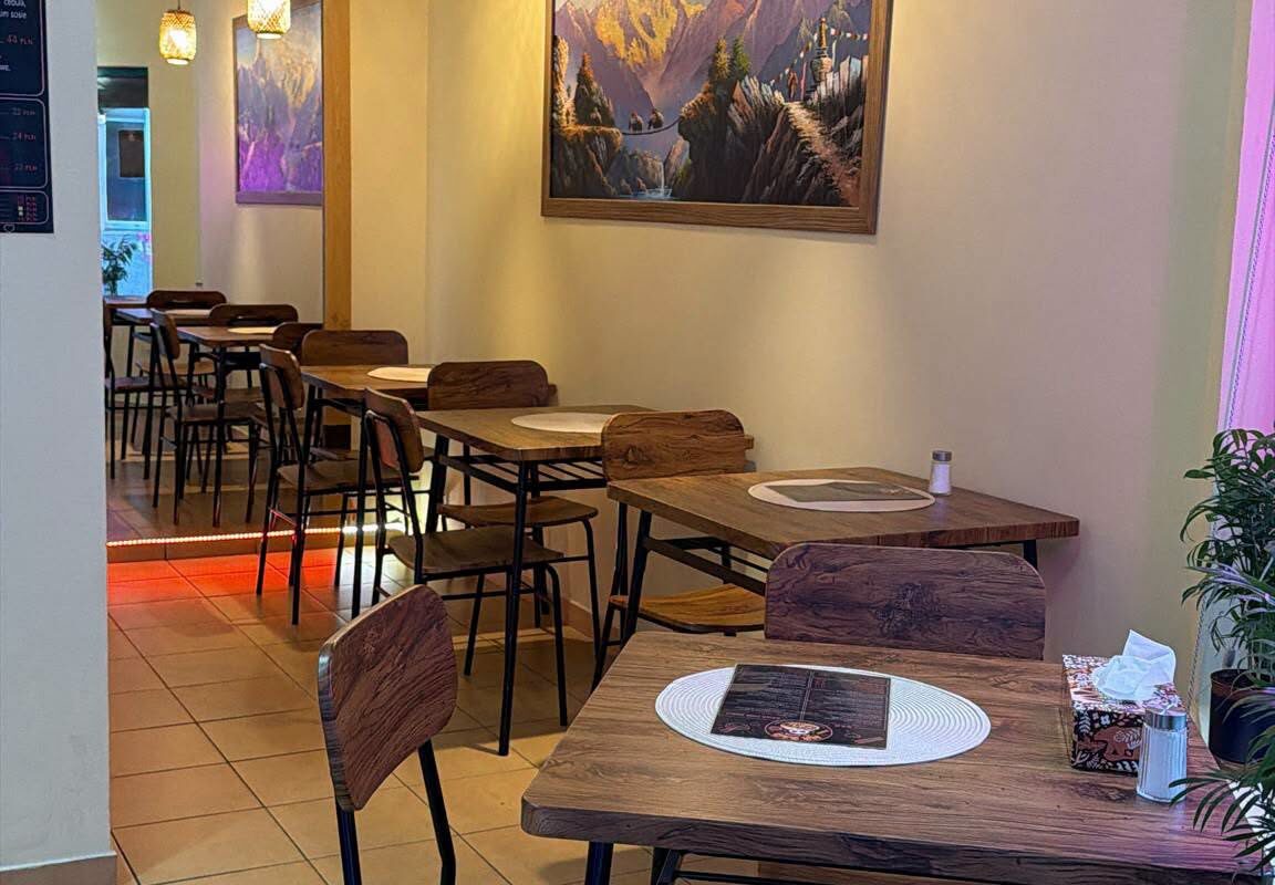 Varşova Wola’da Devren Asya Restoran