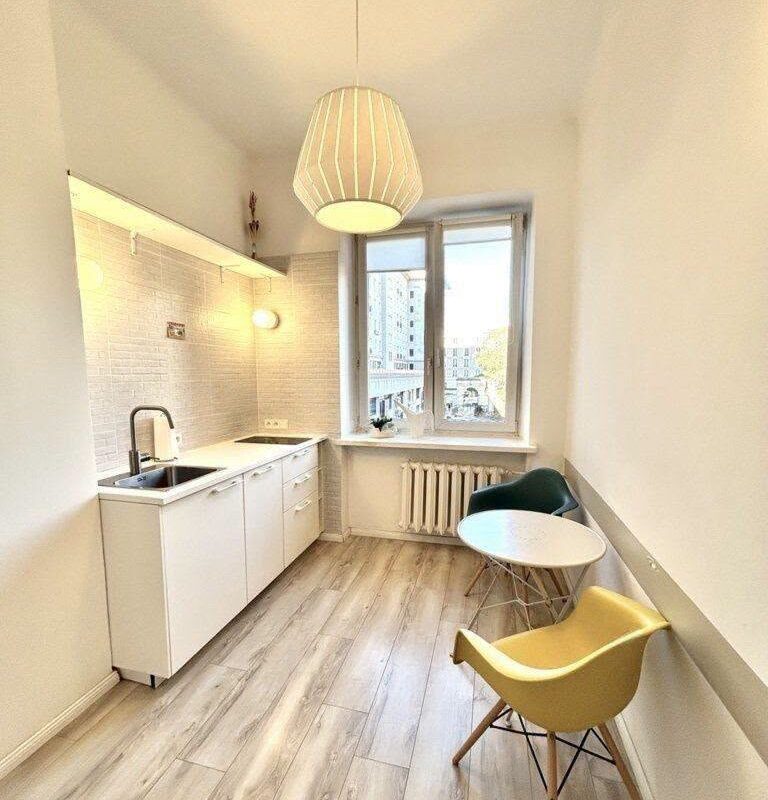 Furnished 1-Room Apartment for Rent in Warsaw City Centre | Koszykowa 9