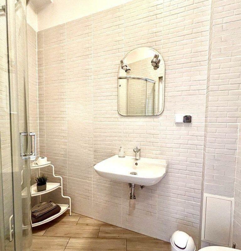 Furnished 1-Room Apartment for Rent in Warsaw City Centre | Koszykowa 5