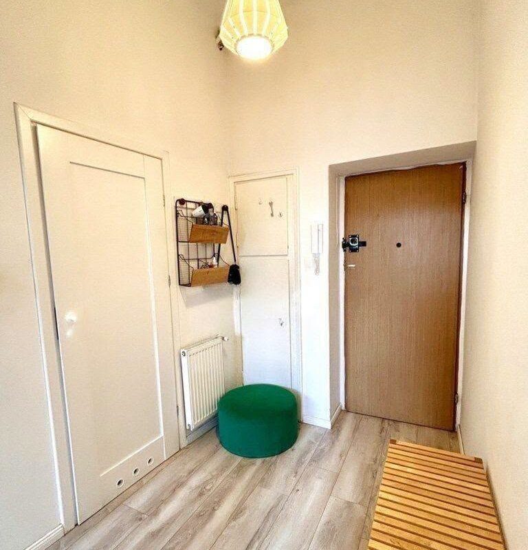 Furnished 1-Room Apartment for Rent in Warsaw City Centre | Koszykowa 8